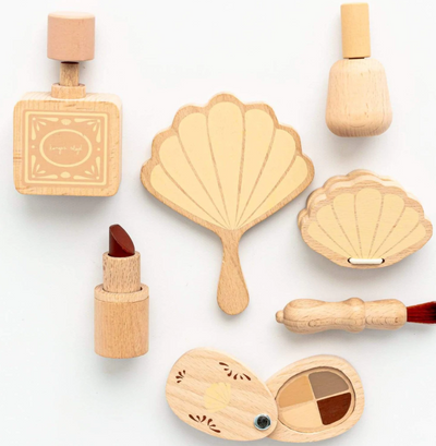 Wooden beauty set