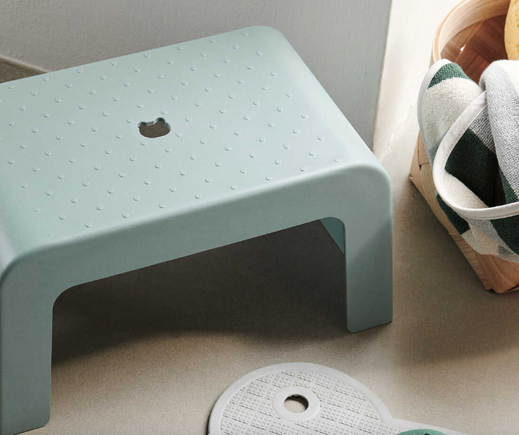 Liewood step stool