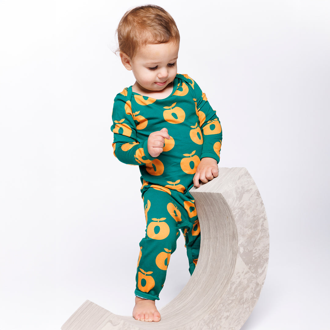 [Smafolk] Ulm Long Bodysuit with Apple -Cedar Tree