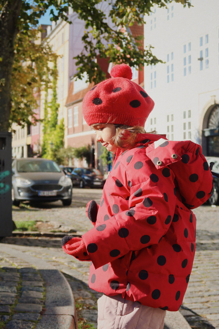 [Konges slojd] Ladybug Beret - Barbados Cherry